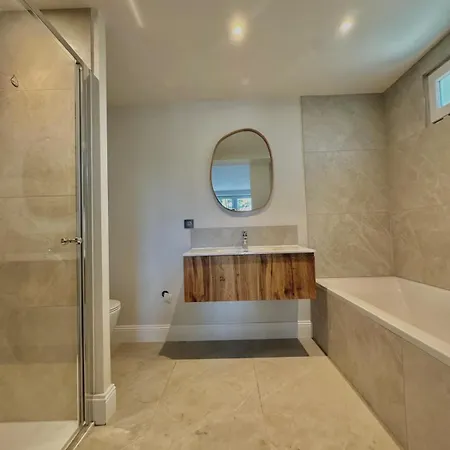 Villa D'exception Au Bord Du *