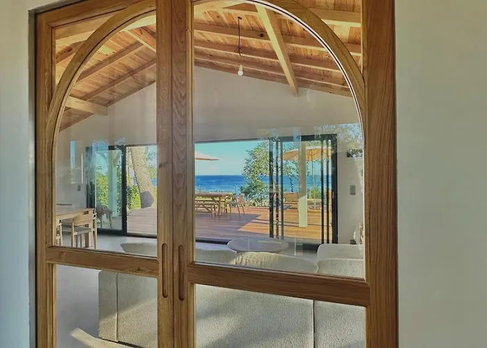 Villa D'exception Au Bord Du *