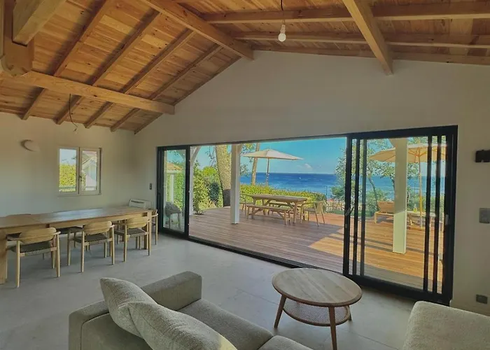 Villa D'exception Au Bord Du *